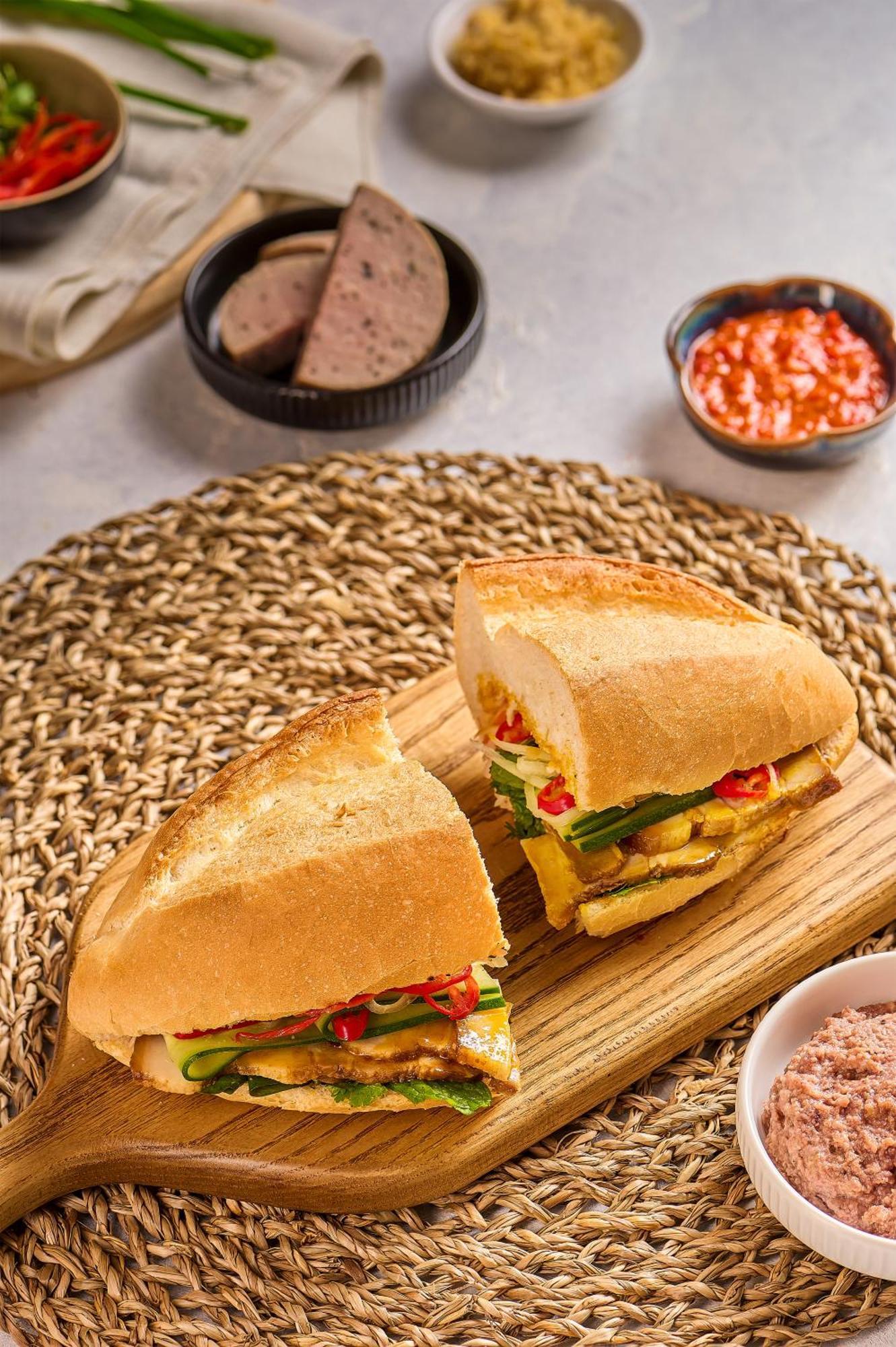 Melia Vinpearl Hue Hotel Luaran gambar A bahn mi