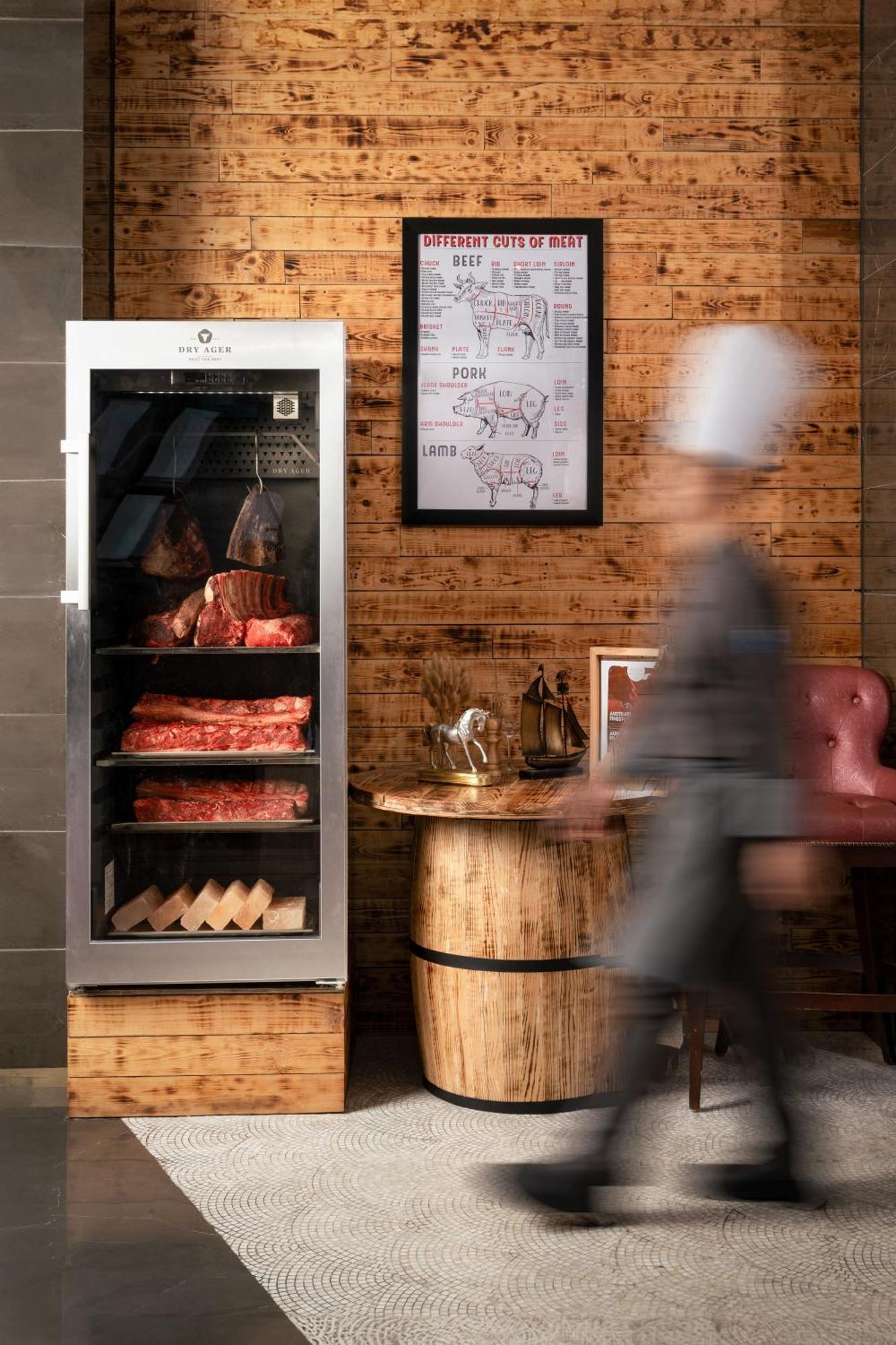 Melia Vinpearl Hue Hotel Luaran gambar Dry-aging fridge